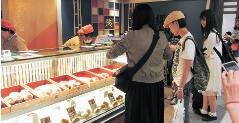店内カウンター