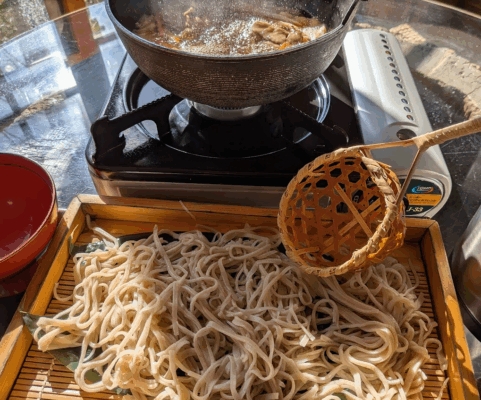 信州長野小川の庄縄文おやき村きじそば